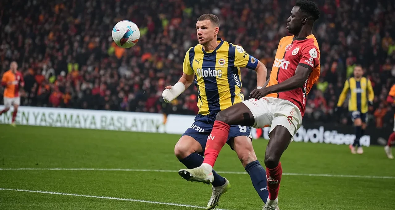 Fenerbahçe Galatasaray CANLI nereden izlenir? Maç başlıyor