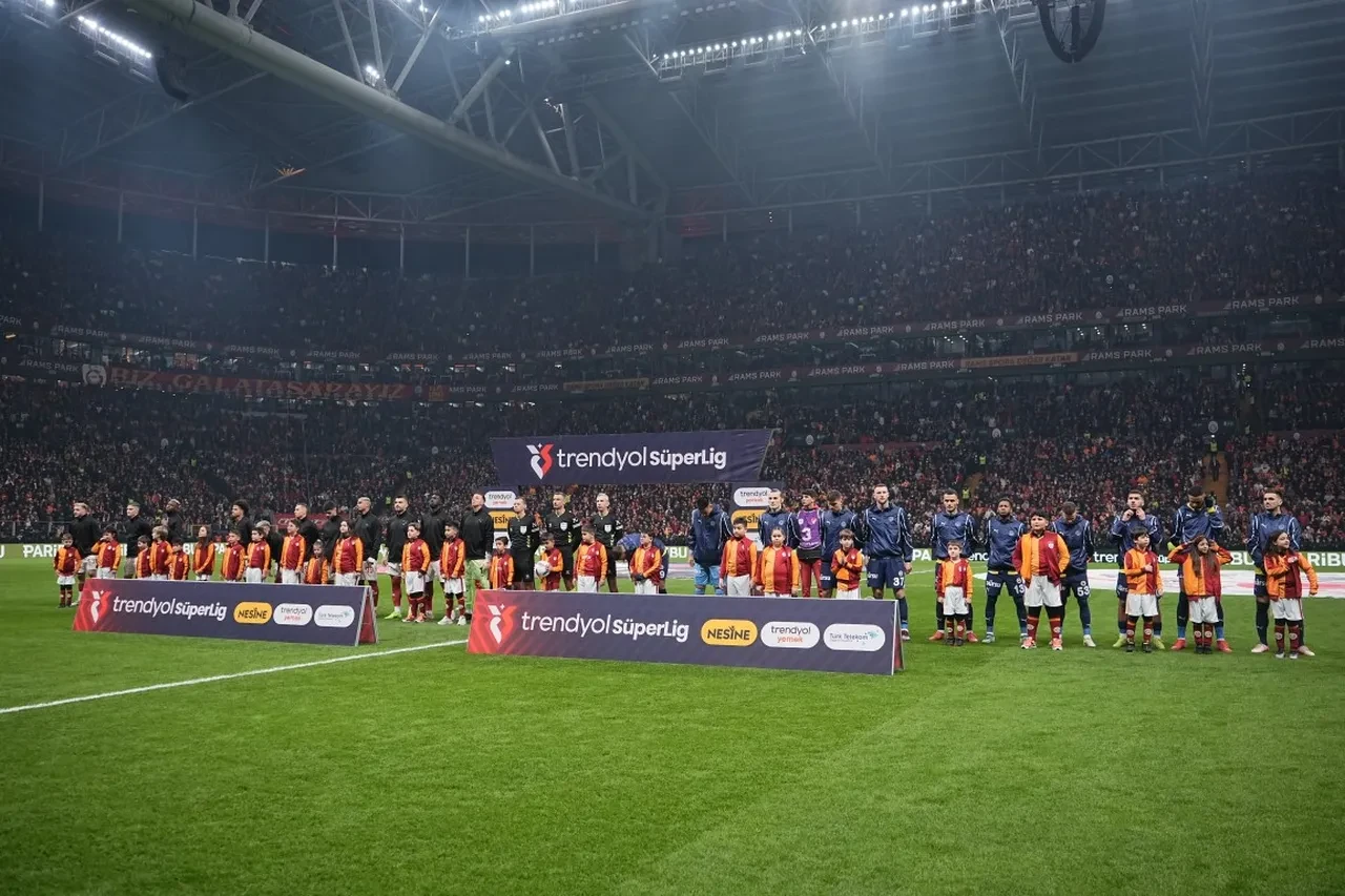 Fenerbahçe Galatasaray maçı internetten nasıl izlenir? Canlı yayınla izlenebilecek