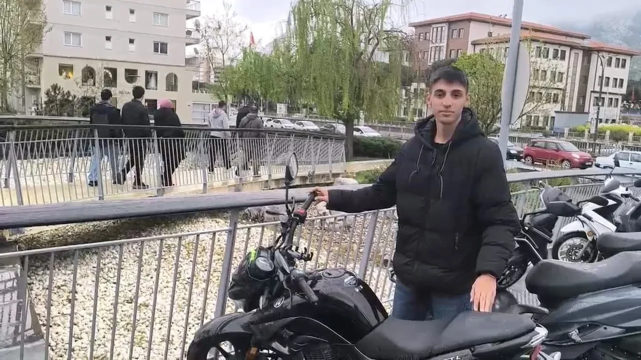 Motosiklet almak isterken hayatının şokunu yaşadı! 18 yaşındaki genç dolandırıcıların tuzağına düştü