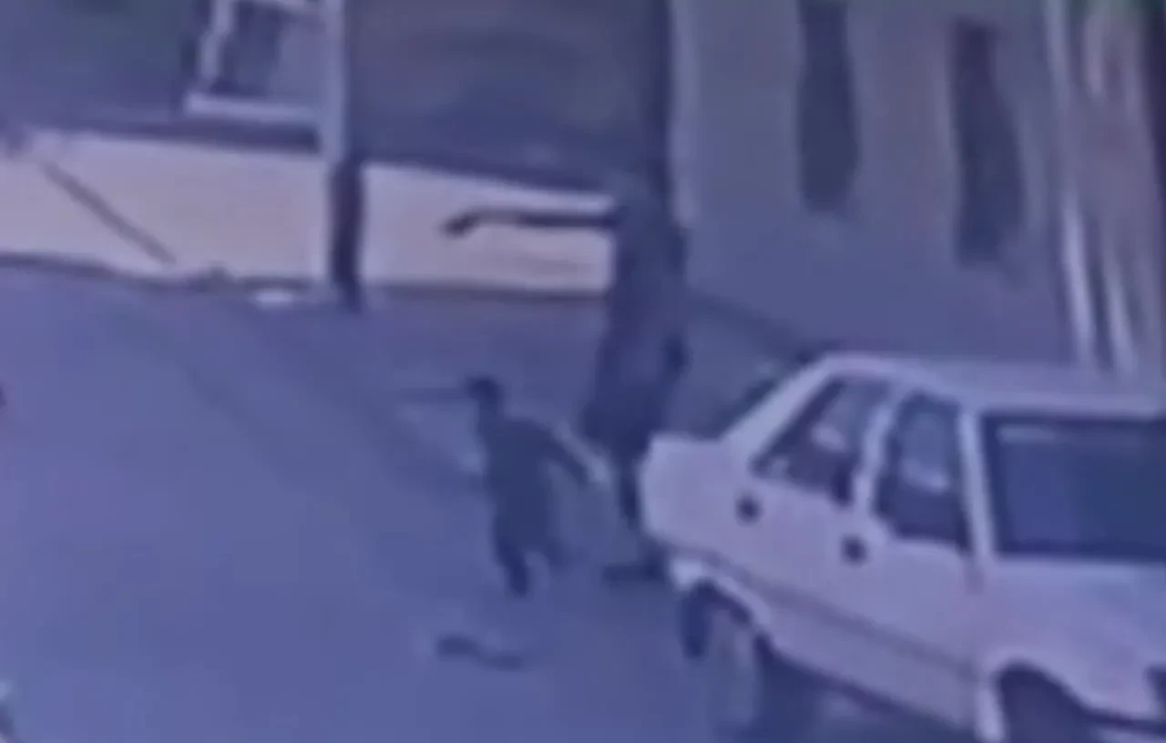 Şanlıurfa'da kan donduran olay! 3 yaşındaki çocuğu acımasızca tekmeledi