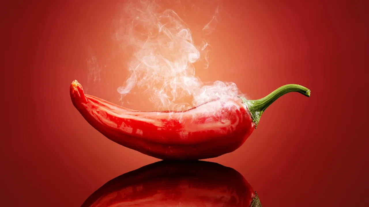 Acı biber ömrü uzatıyor mu? İşte faydaları ve zararları