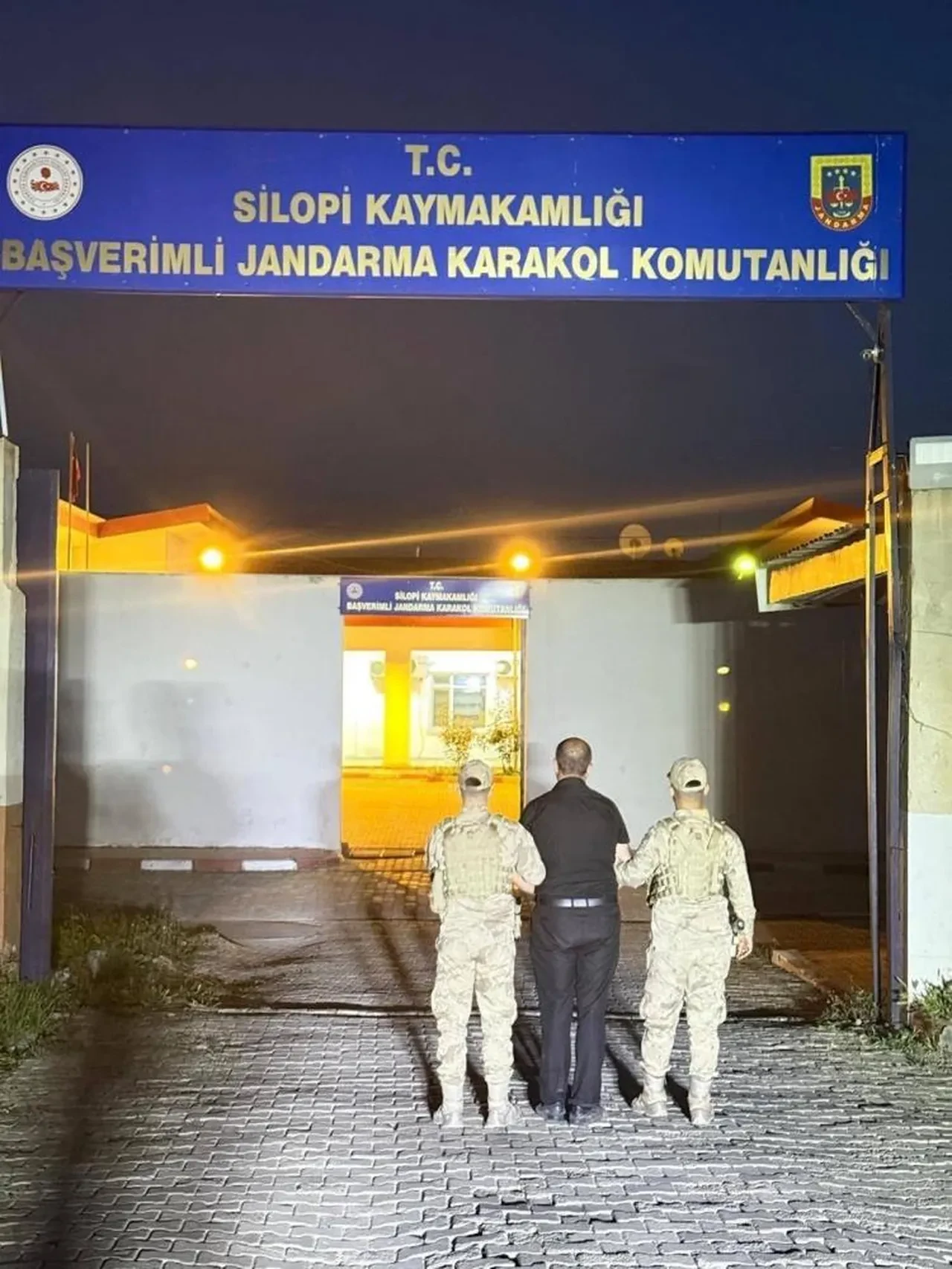 Cami tuvaletinde korkunç infaz! Katili bakın nerede yakalandı?