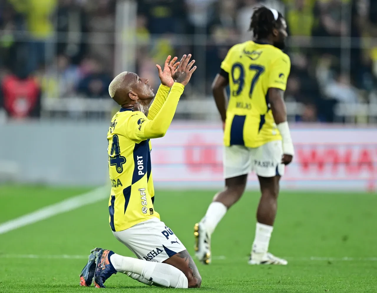 Fenerbahçe Kayserispor ile 3-3 berabere kaldı!
