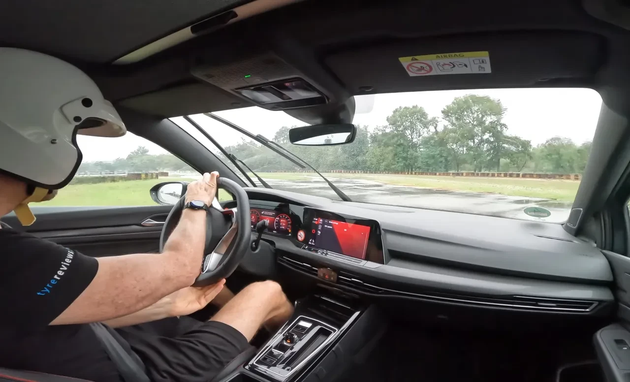 Hangi araba lastiği daha iyi? Zirveyi değiştiren test! Michelin bu kez geçildi