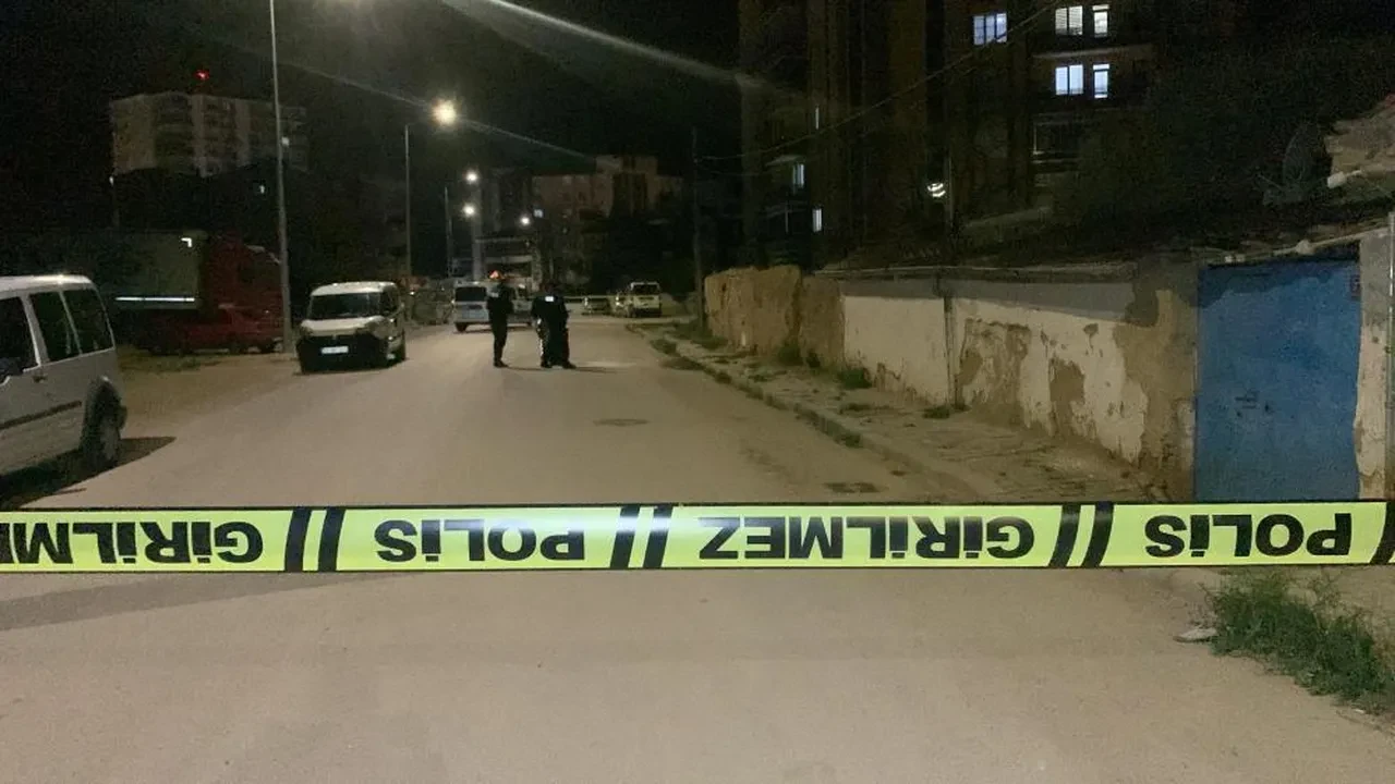 Karaman'da film gibi olay! Bıçaklandı, hastaneye giderken duvara çarparak can verdi