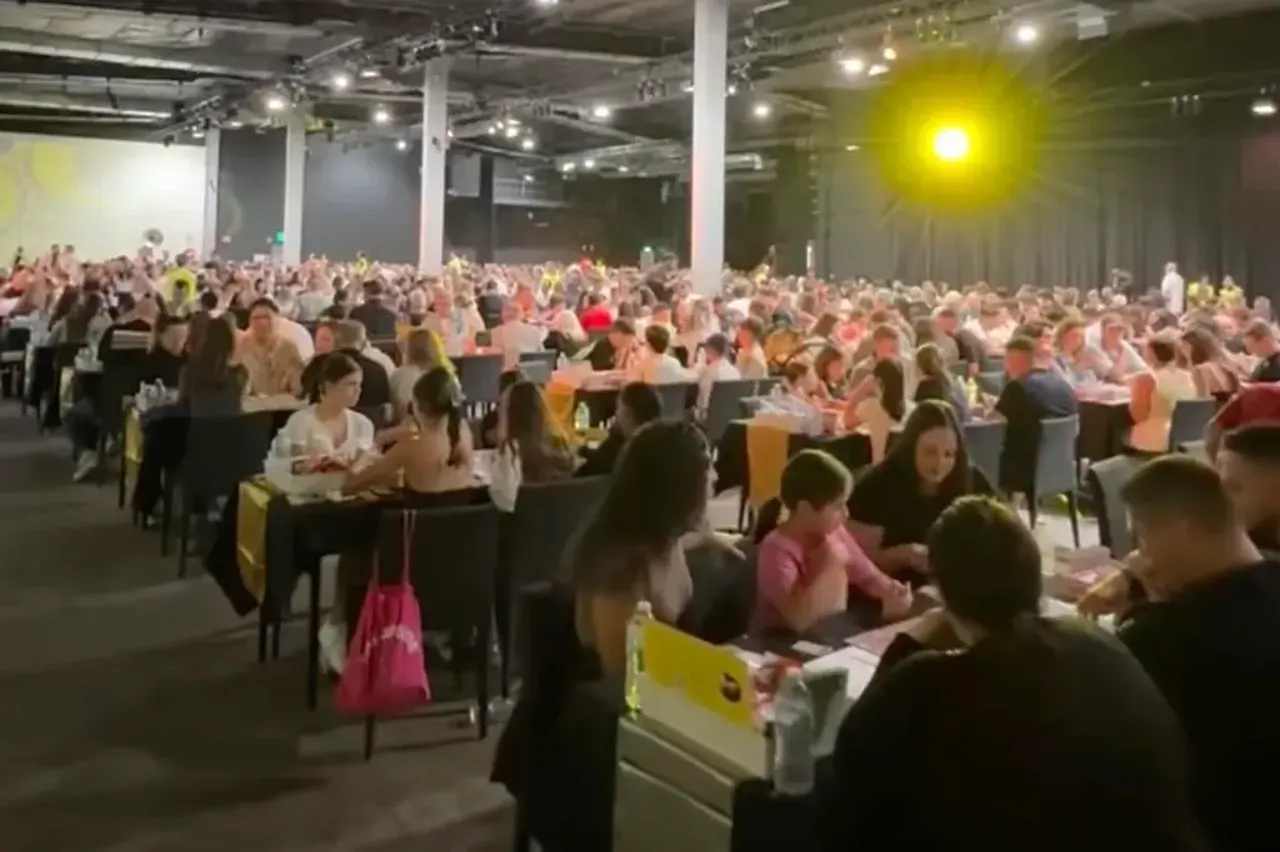 Monopoly oynayarak Guinness Rekoru kırdılar! Üstelik bir hastalığa da dikkat çektiler