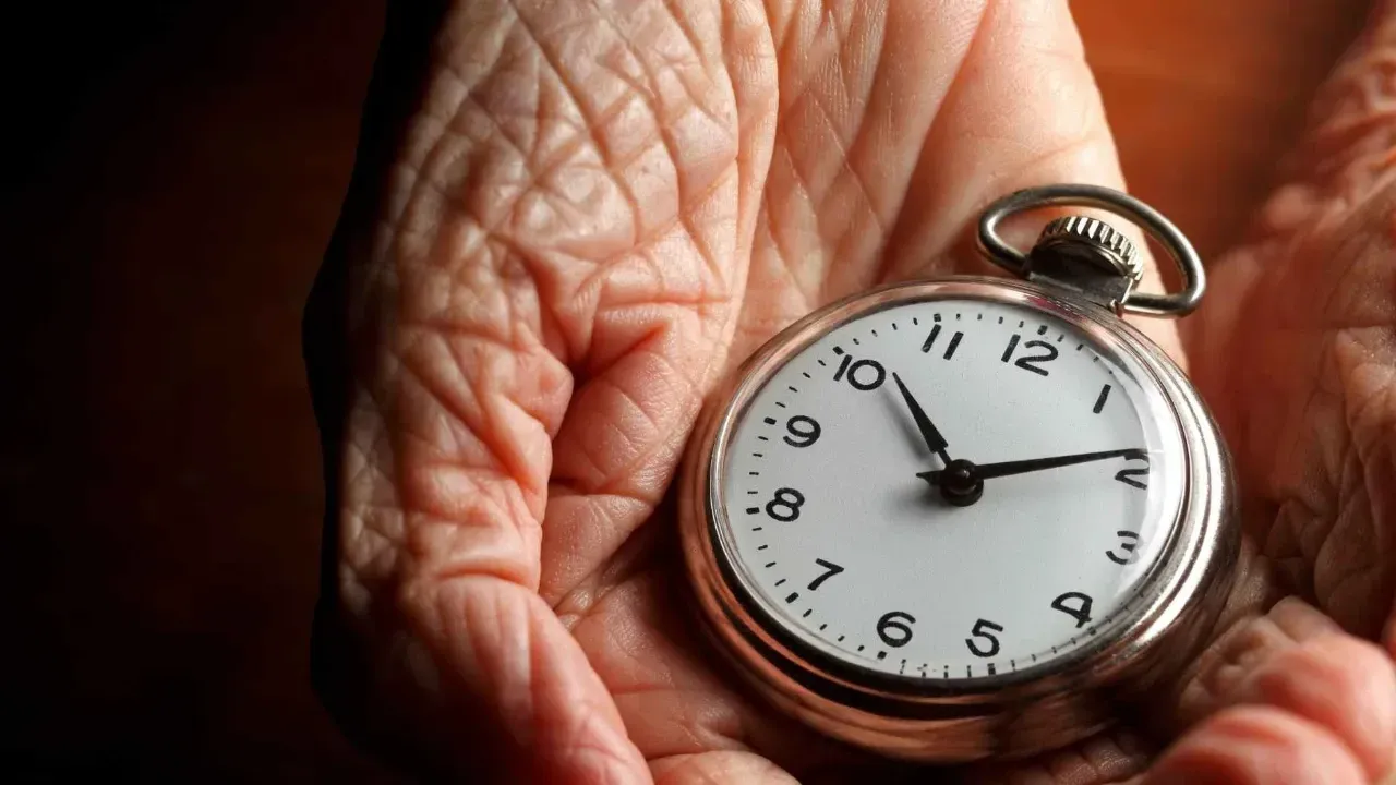 1 dakikada sağlık analizi! Göz açıp kapayıncaya kadar gerçek yaşınızı öğrenin