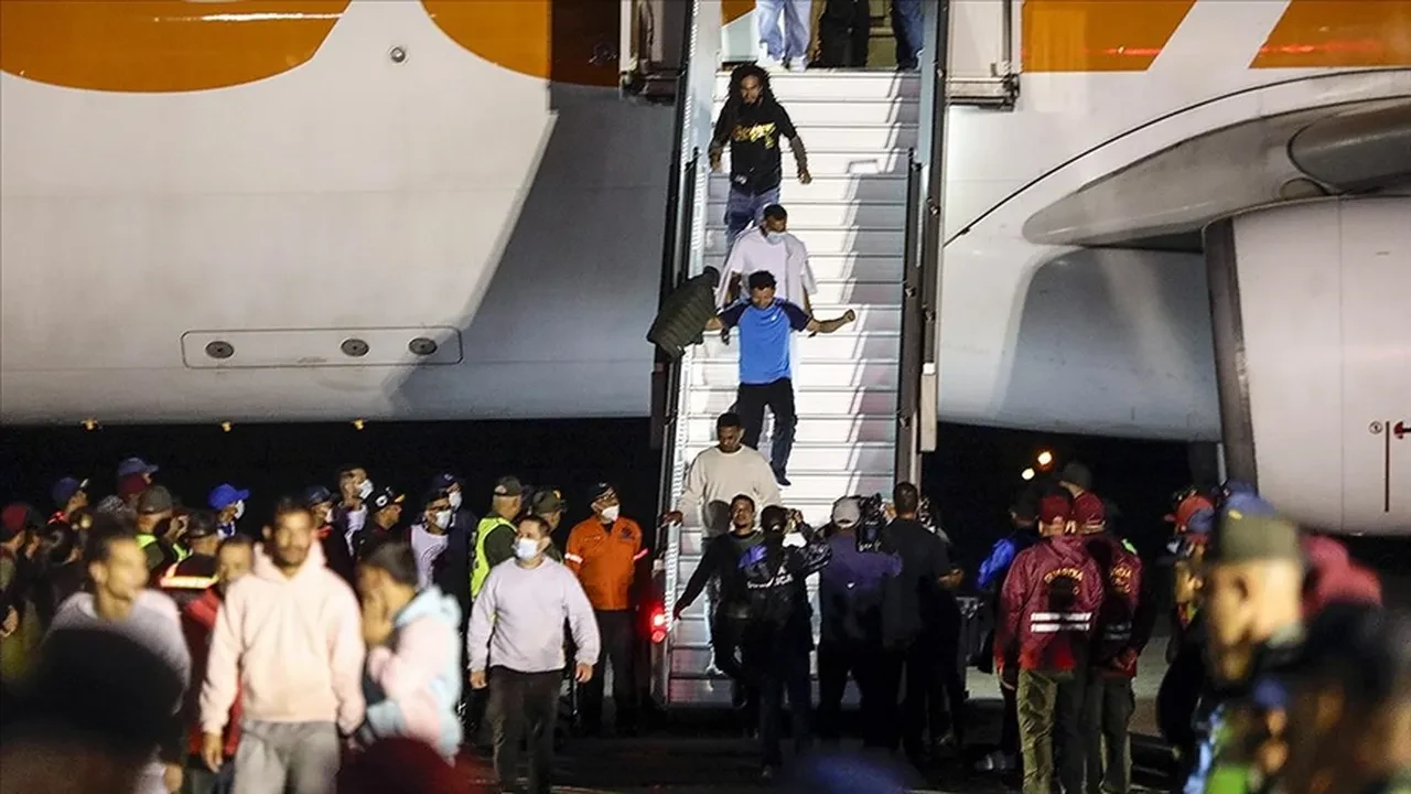 Trump'ın sınır dışı kararına Yüksek Mahkeme engeli: Savaş zamanı yasasına ket vurdular