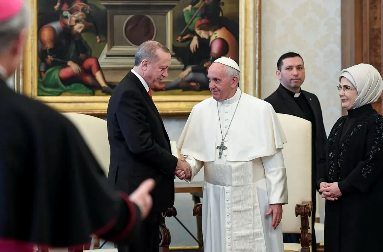 Cumhurbaşkanı Erdoğan'dan Papa için taziye mesajı