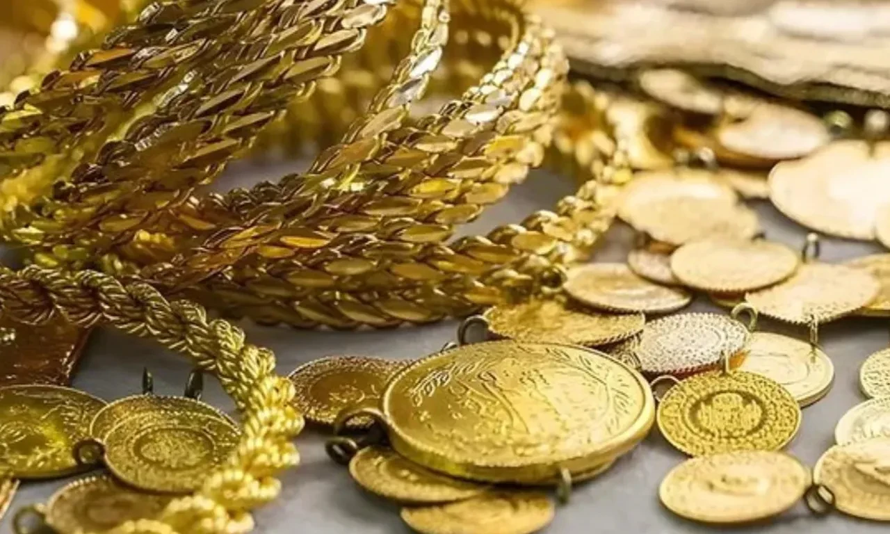 Gram altın füze gibi fırladı! Uzman isimden uyarı gecikmedi: 3 bin 800 TL'ye gerileyebilir