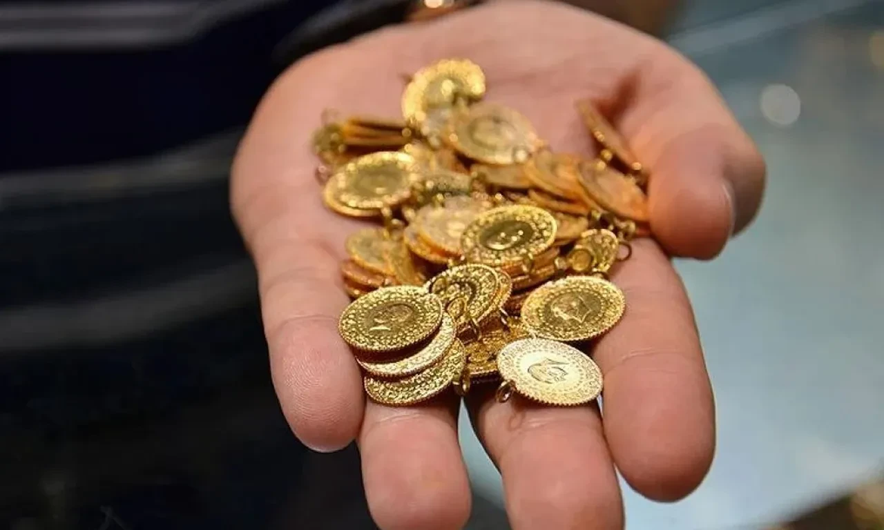 Gram altın füze gibi fırladı! Uzman isimden uyarı gecikmedi: 3 bin 800 TL'ye gerileyebilir