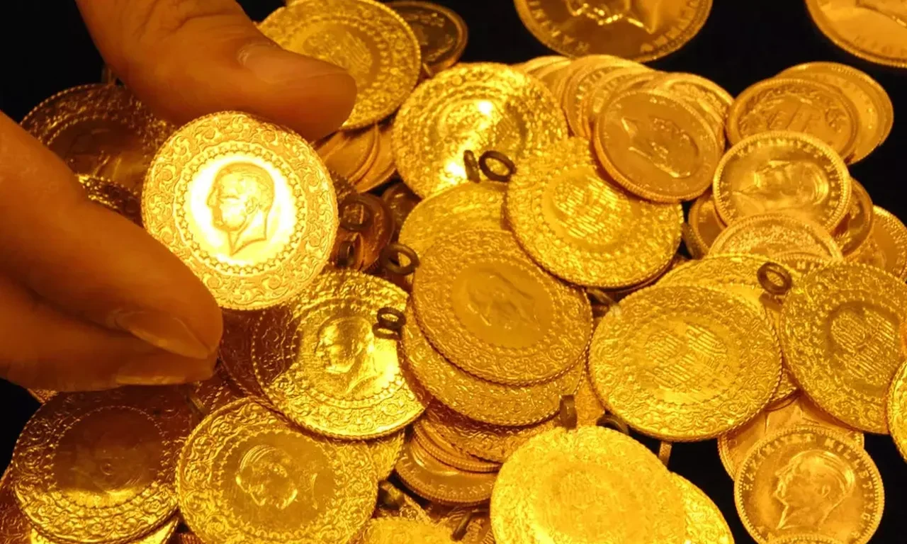 Gram altın füze gibi fırladı! Uzman isimden uyarı gecikmedi: 3 bin 800 TL'ye gerileyebilir