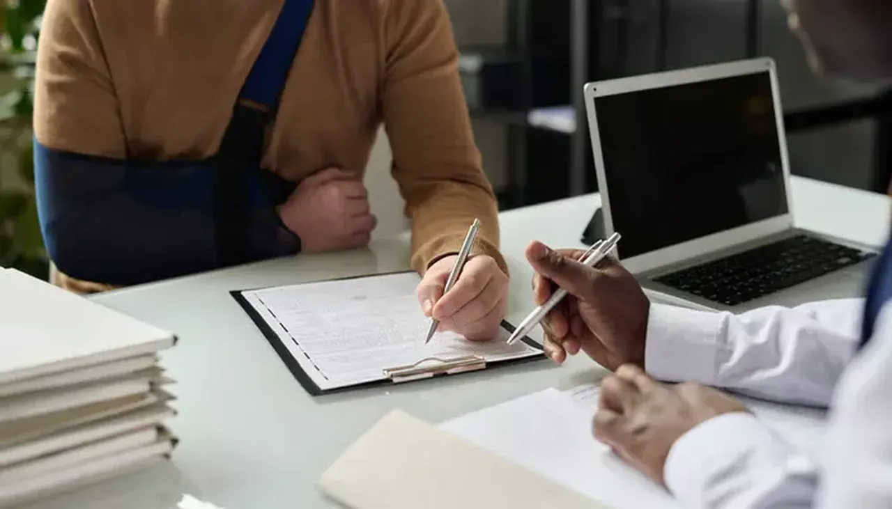 Hamileyken Özel Sağlık Sigortası Yaptırılabilir mi? Gebelikte Doğum Sigortası Olur mu?