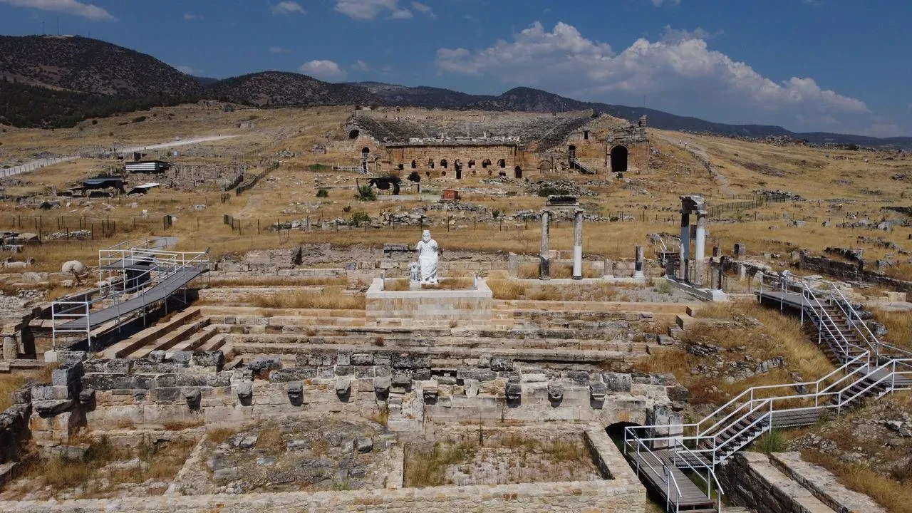 Hierapolis Antik Kenti Nedir, Nerede ve Hangi Ülkede? Hierapolis Antik Kenti Önemi Nedir?