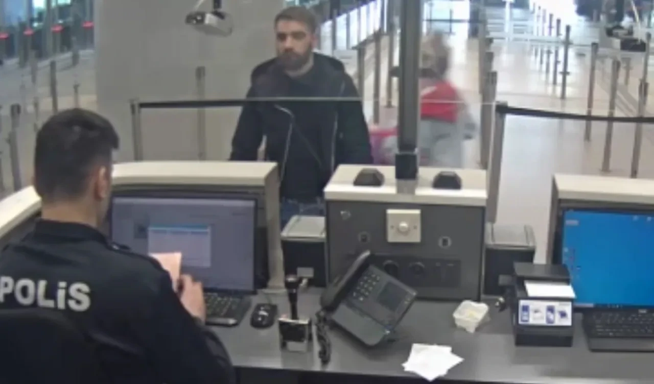 İstanbul Havalimanı'nda ele geçirildi! Telefonlar, fotoğraf makineleri ve daha neler neler...