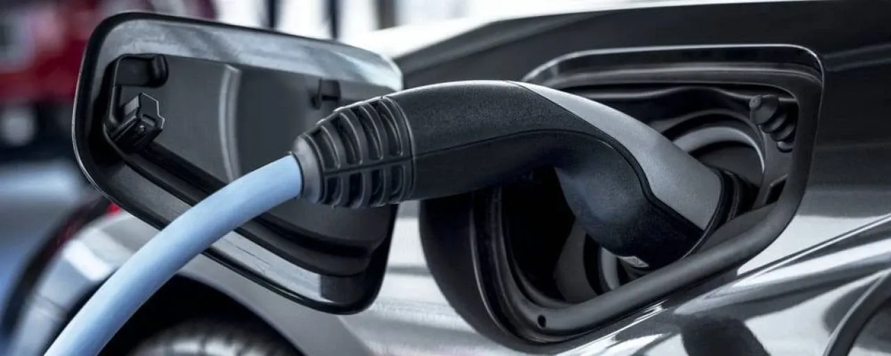 Nissan uygun fiyatlı efsane elektrikli aracını güncelliyor! 480 km menzili olacak