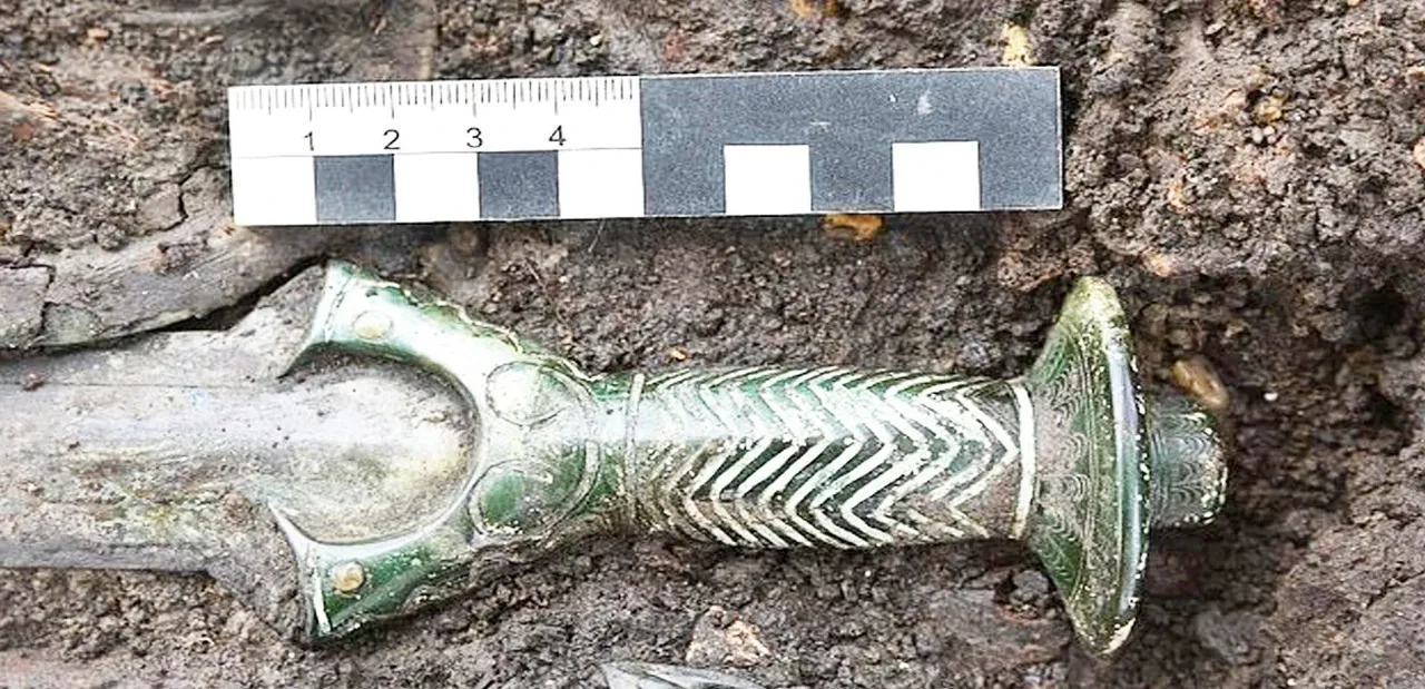 3000 yıllık kılıç ortaya çıktı! İlk günkü gibi parlak olması dikkat çekti