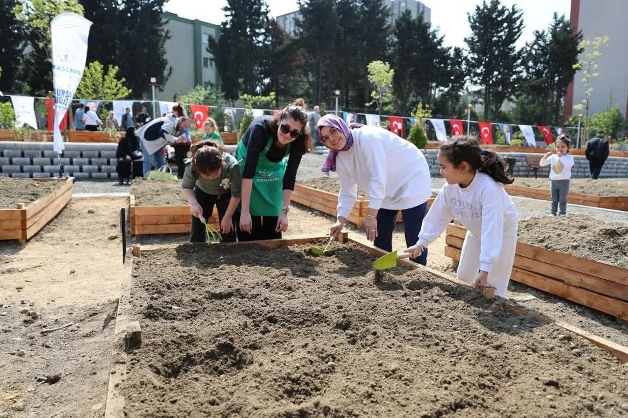 Ataşehir’de "Kent Bostanları" projesinin ikincisi hayata geçti