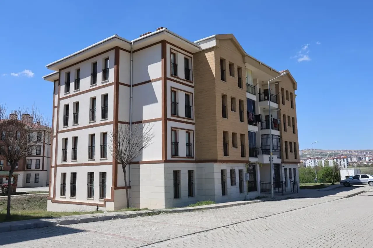 Deprem TOKİ'lerinde fahiş kira! Devlet veriyor, insanlar istismar ediyor