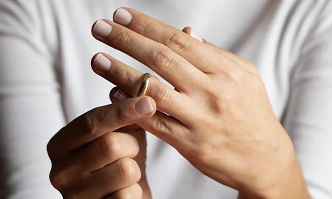 Eşine 'çingene' dediğine bin pişman oldu! Mahkeme affetmedi