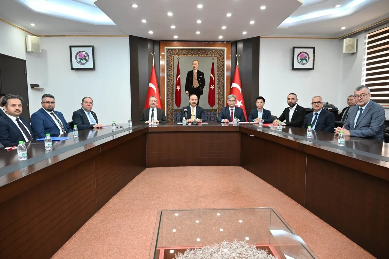 Isparta’ya yeni elektrikli araç üretim tesisi geliyor: Protokol imzalandı