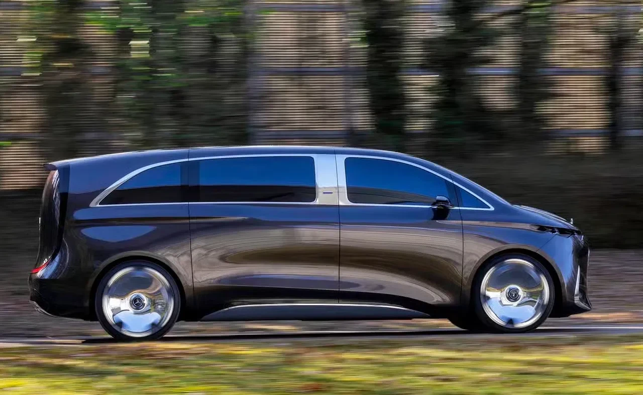 Mercedes yeni elektrikli minivan modelini tanıttı! Vito'nun pabucunu dama atacak