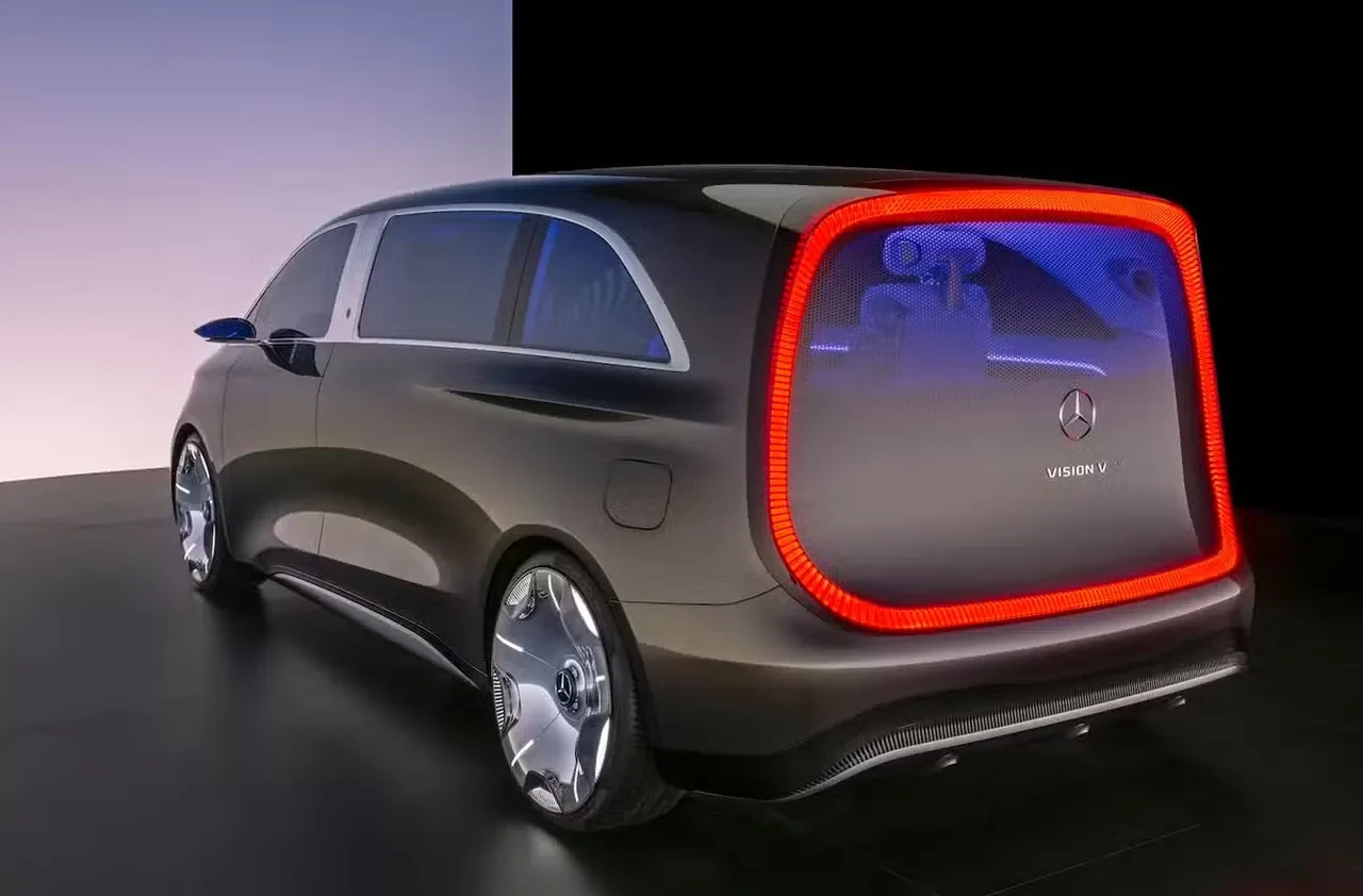 Mercedes yeni elektrikli minivan modelini tanıttı! Vito'nun pabucunu dama atacak
