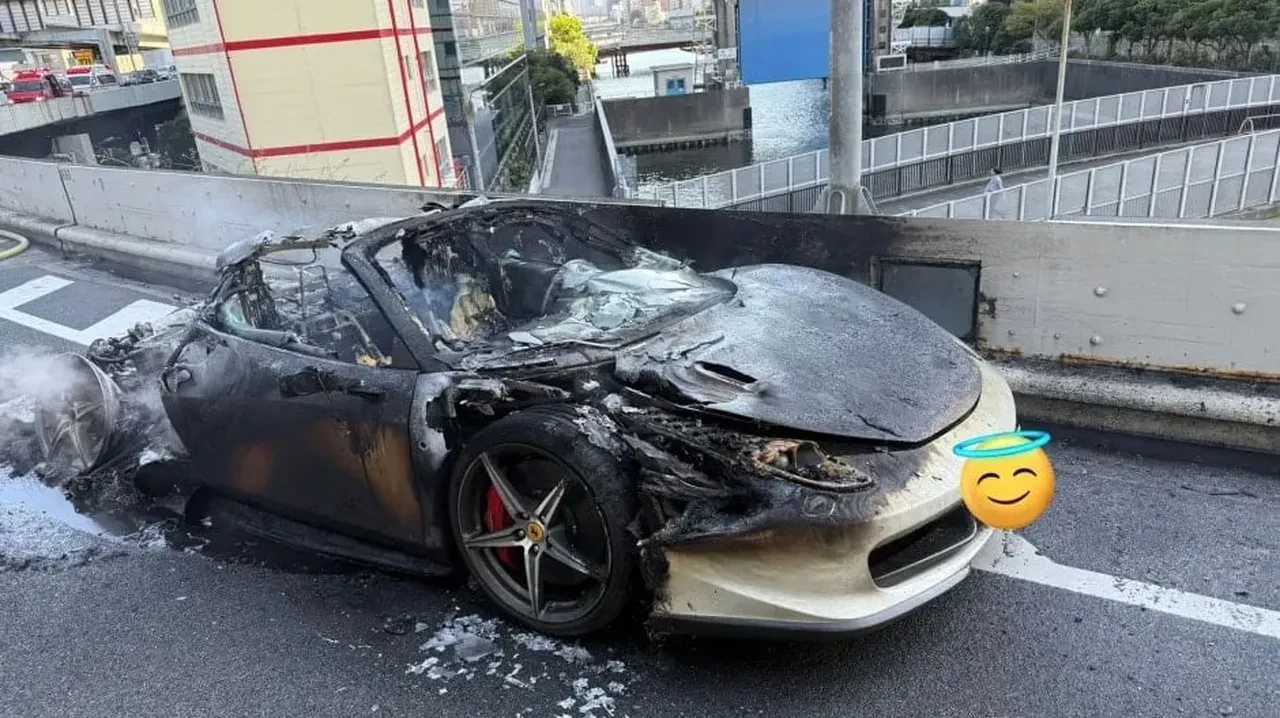 On yıl para biriktirip hayalindeki arabayı aldı! Galeriden çıktı alev topuna dönüştü