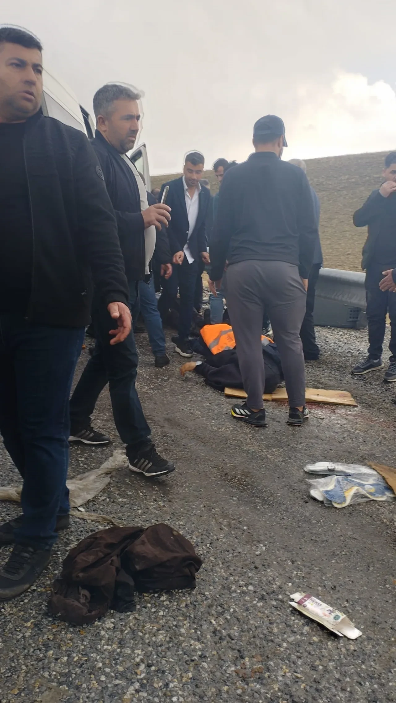 Son dakika | Van’da feci kaza! Minibüs ile kamyonet çarpıştı: 7 ölü, 12 yaralı