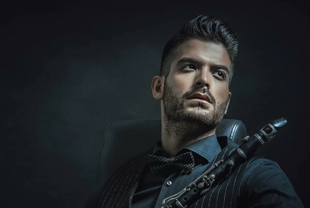 Ünlü klarnetçinin iki parmağı kesildi! Elinde havai fişek patladı