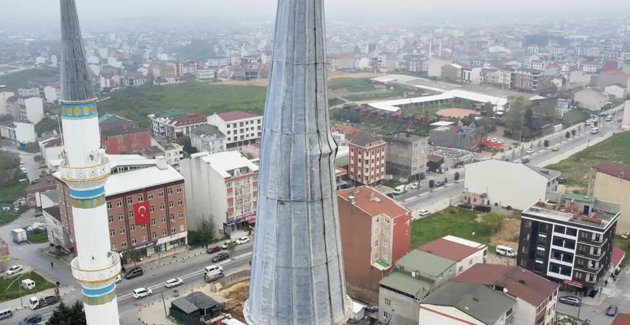 Deprem sonrası İstanbul'da bir cami mühürlendi