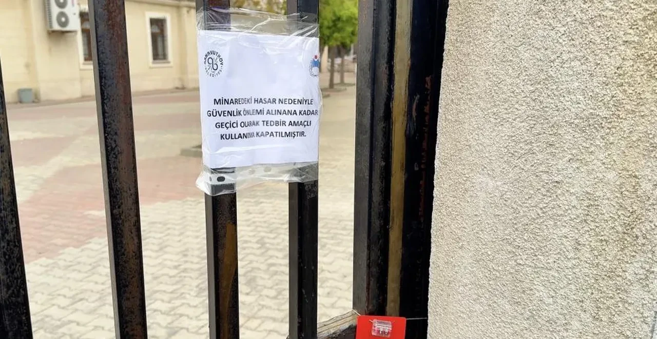 Deprem sonrası İstanbul'da bir cami mühürlendi