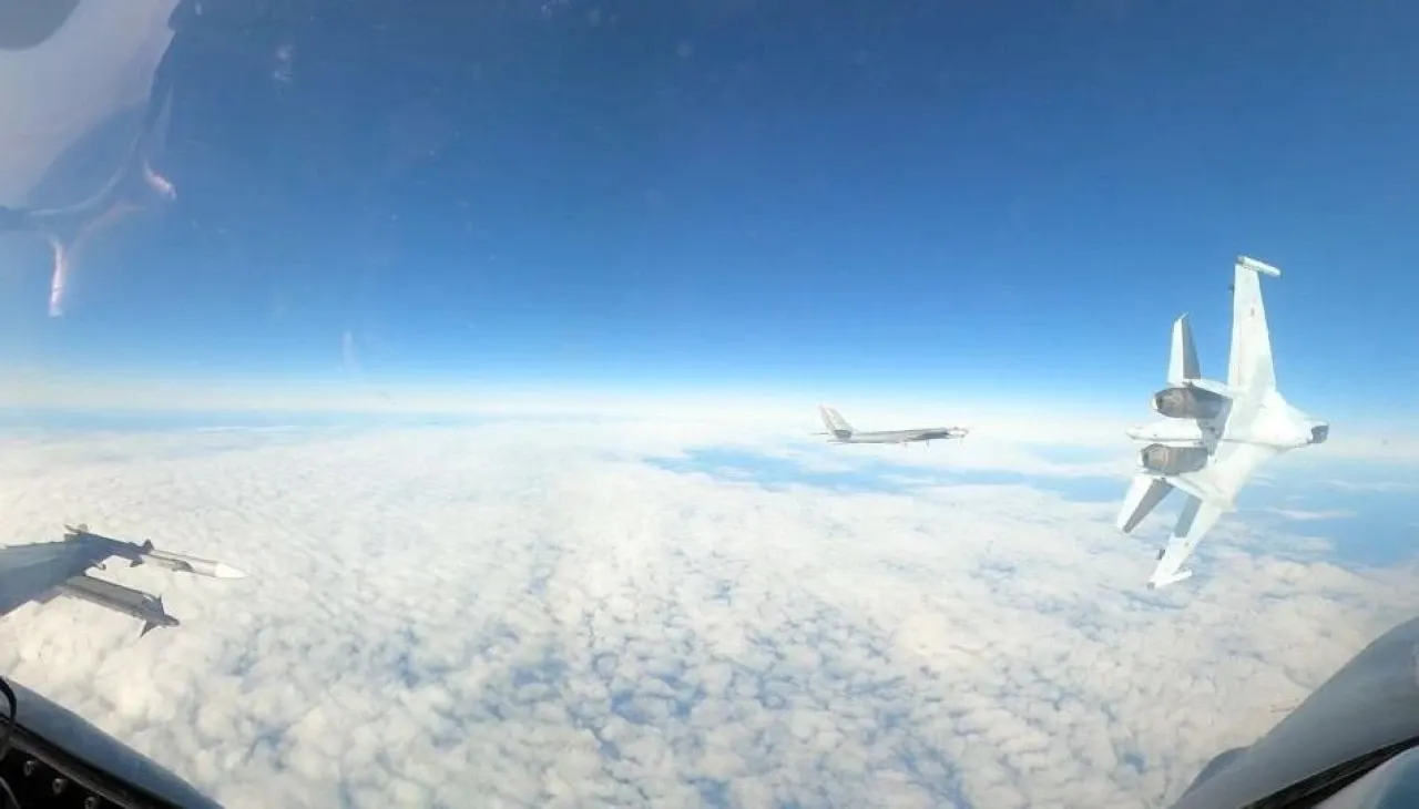 F-35 havalandı, bölgede tansiyon yükseldi! Rus savaş uçaklarından sızma girişimi