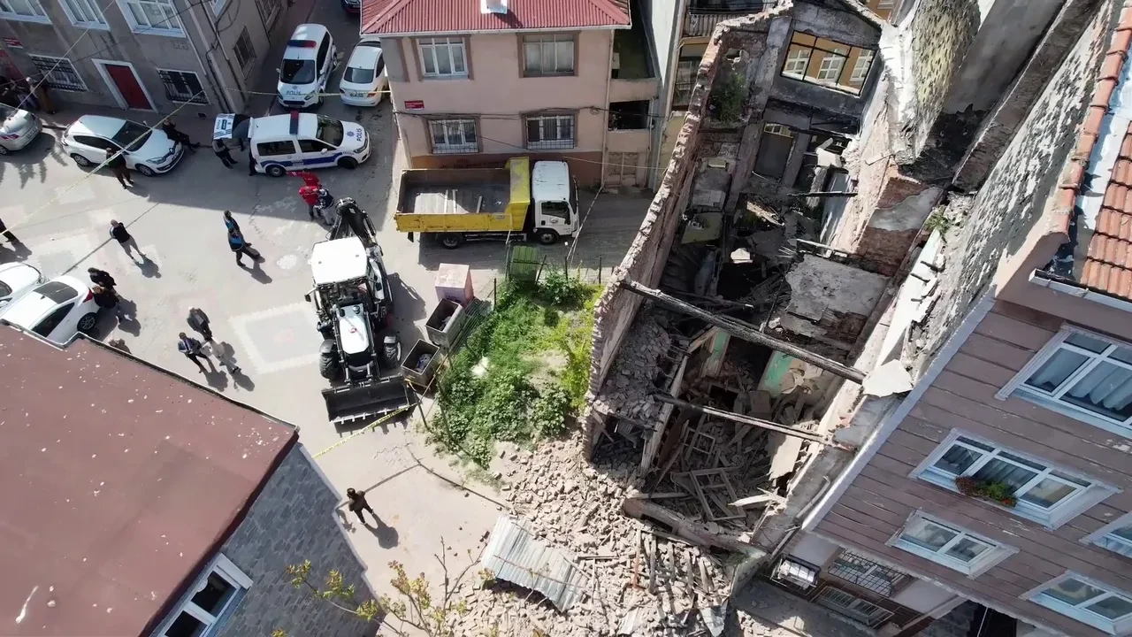 Şener Üşümezsoy, Celal Şengör'e sert tepki gösterdi: Bunları deprem uzmanı diye karşıma çıkarmayın!