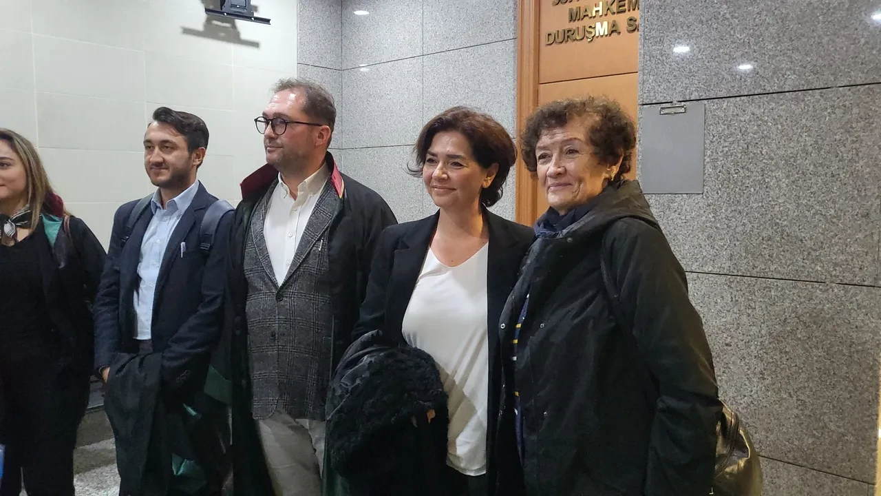 Gazeteci Özlem Gürses’e hapis cezası
