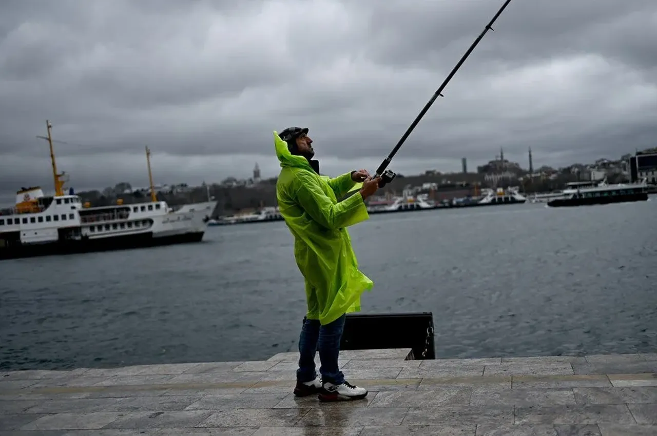 İstanbul için tarih ve saat verildi! Sağanak ve fırtına geri dönüyor: 8 derece birden düşecek