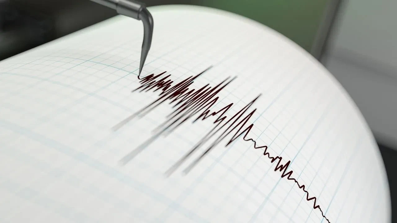 İstanbul'da deprem riski devam ediyor mu? Uzmanlardan sarsıntı uyarıları