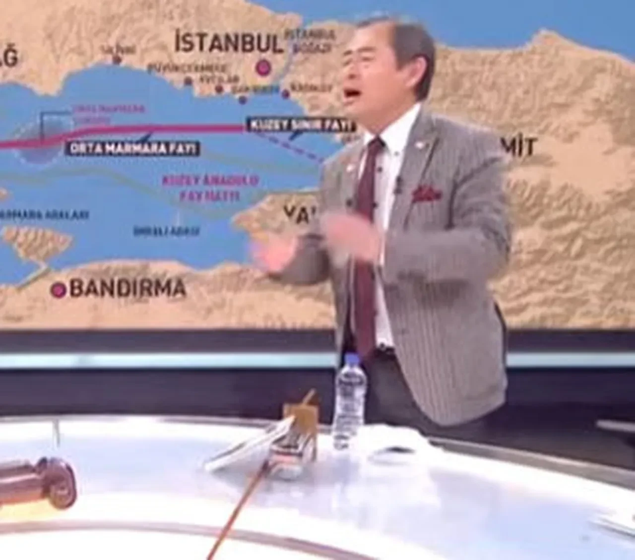 Japon deprem uzmanı Yoshinori Moriwaki'den endişelendiren uyarı! Artçılar 1 hafta sürebilir!