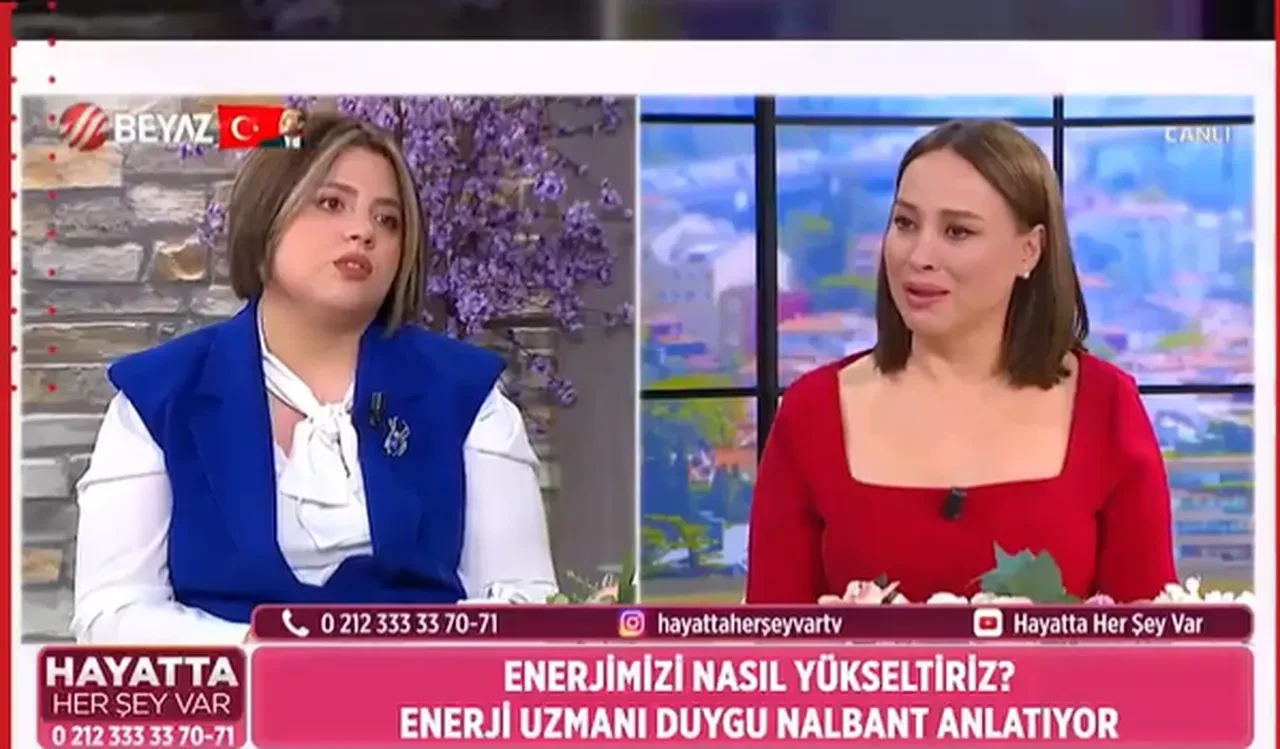 Nur Viral canlı yayında depreme yakalandı, gözyaşlarına boğuldu