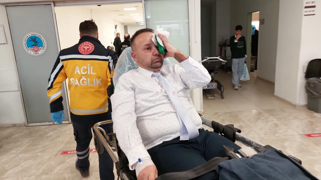 Okuldan atılan öğrenci dehşet saçtı! Nöbetçi öğretmeni bıçaklayıp kayıplara karıştılar