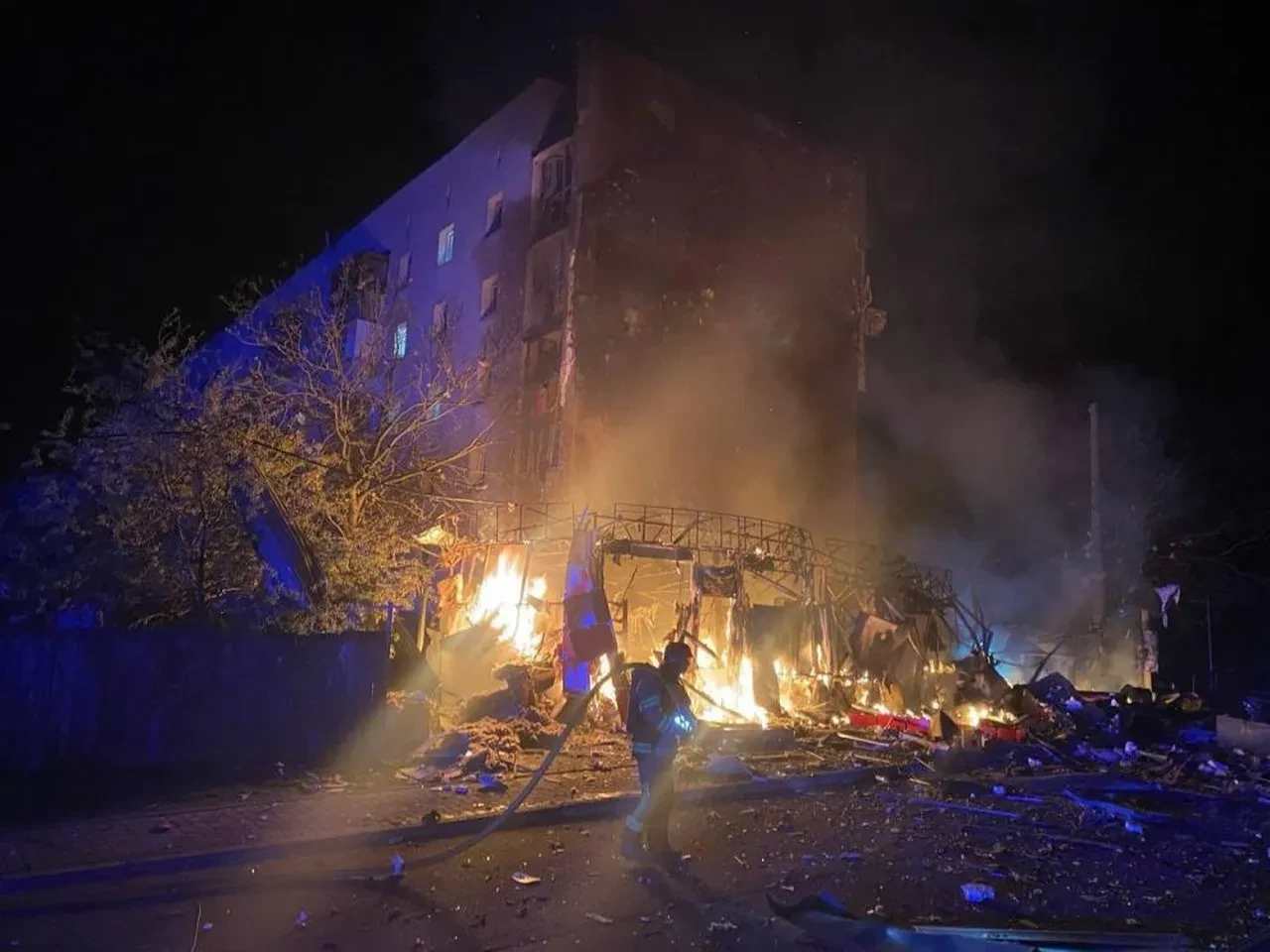 Rusya, savaşın 3. yıl dönümünde Kiev'i yangın yerine çevirdi! Ölü ve çok sayıda yaralı var