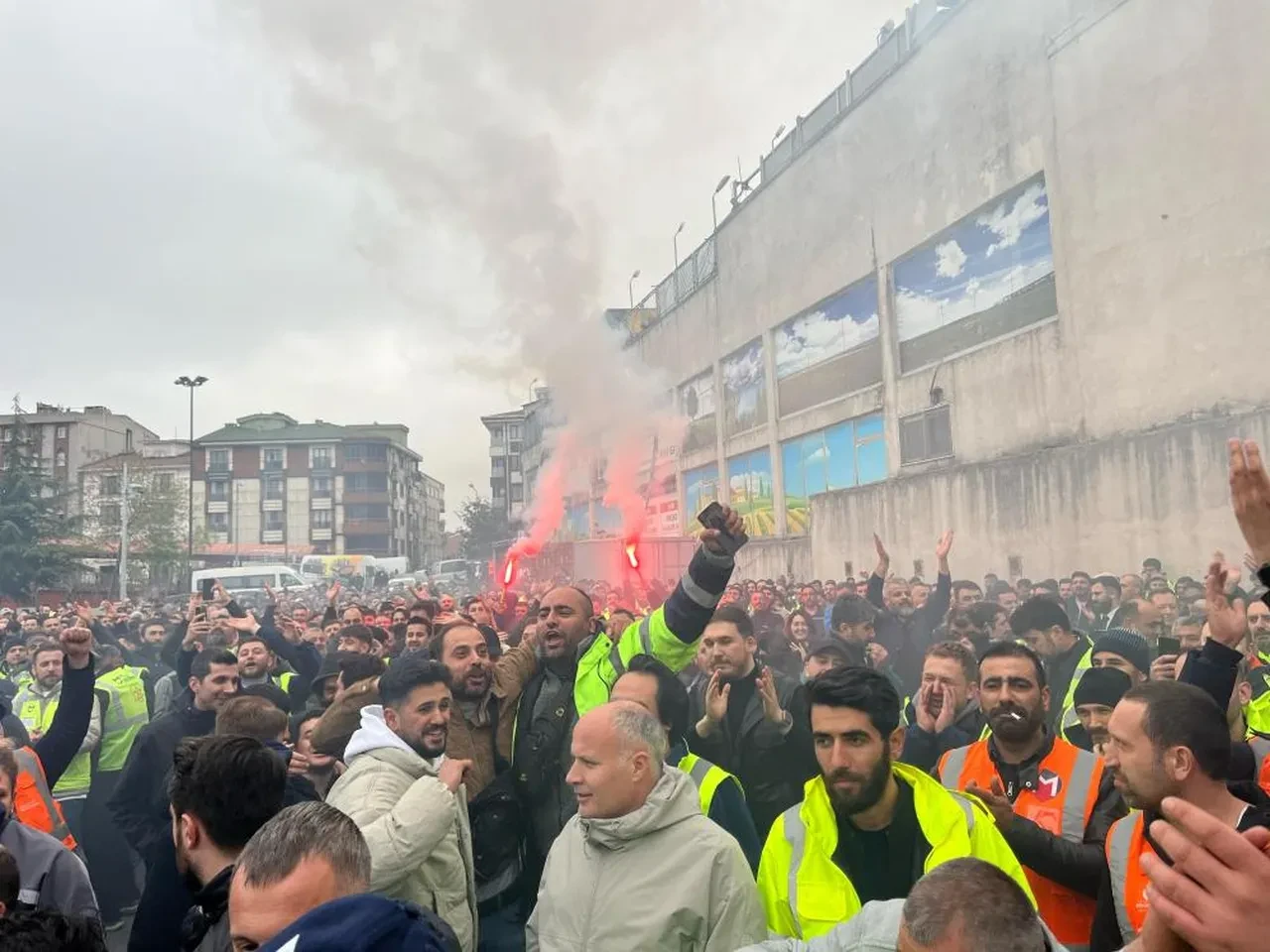 Toplu sözleşme olmadı! Metro İstanbul çalışanları grev kararı aldı