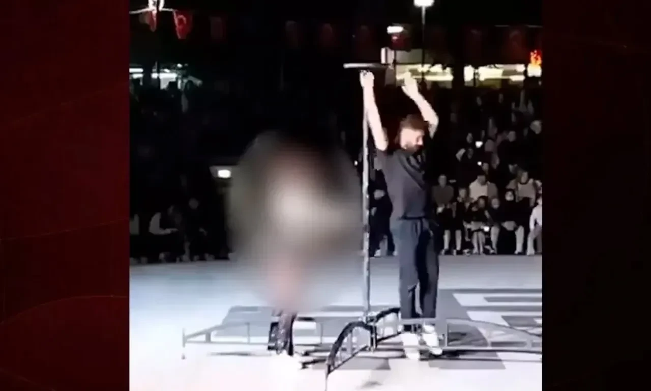 Balıkesir'de 23 Nisan gösterisindeki direk dansının faturası ağır oldu! Tepki üstüne tepki yağıyor