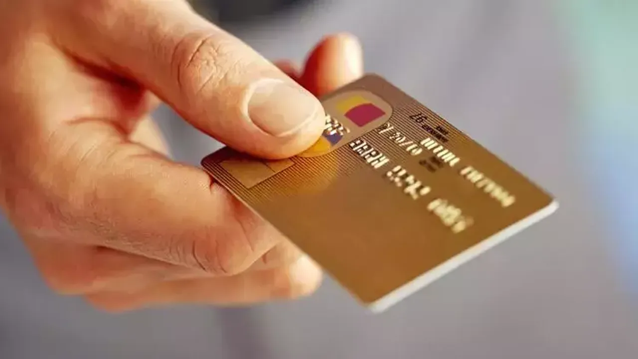 CVV Nedir, Ne Demek? Kredi Kartı ve Banka Kartında CVV Kodu Nerede Yazar?