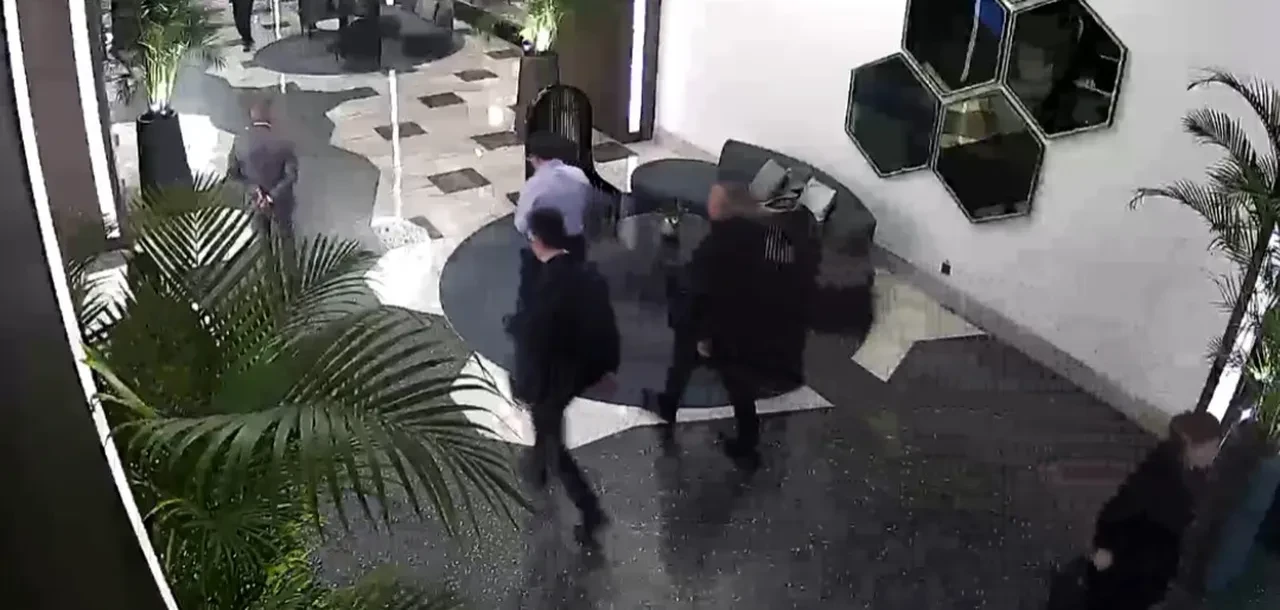 Ekrem İmamoğlu'nun korumaları kameraları böyle kapattı! İşte Türkiye'nin konuştuğu o görüntü