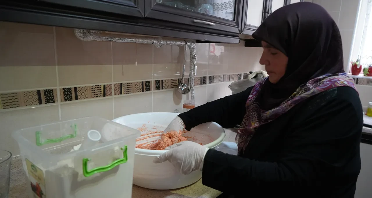 Ev hanımlarına emeklilik nasıl olacak, ne kadar prim ödenecek?