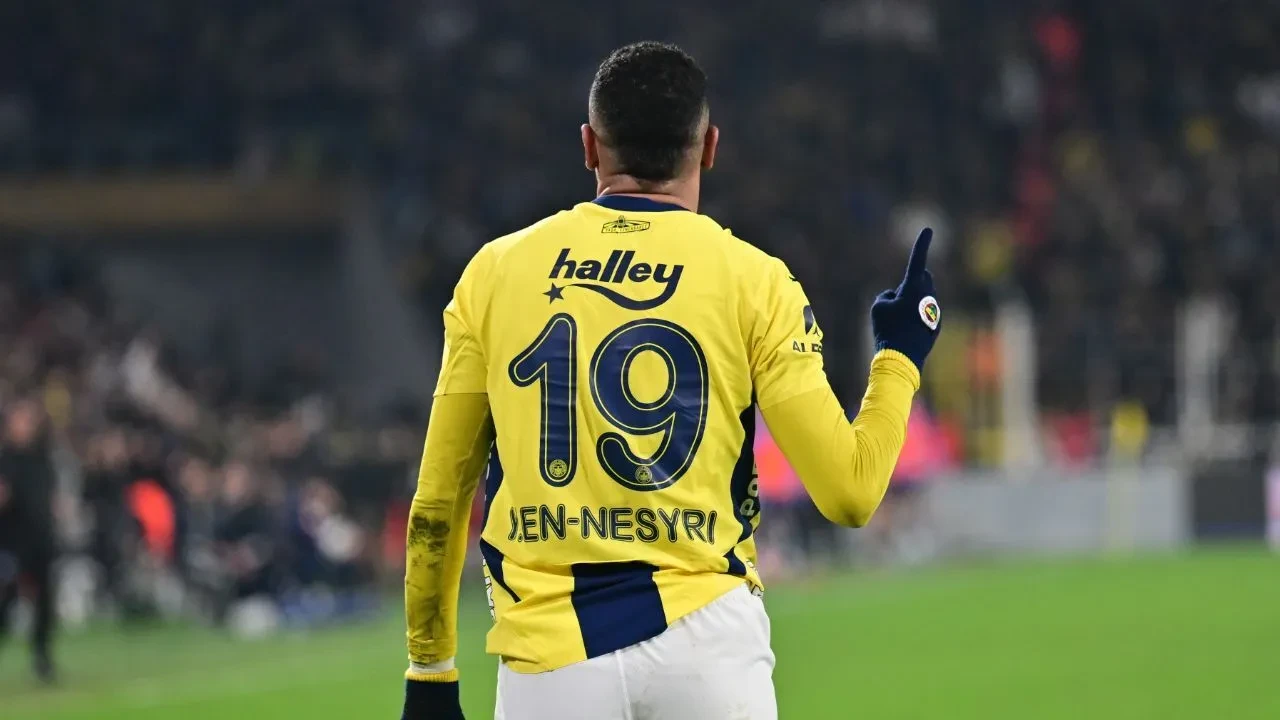 Fenerbahçeli yıldızdan flaş hamle! Lig bitmeden ayrılık kararı aldı