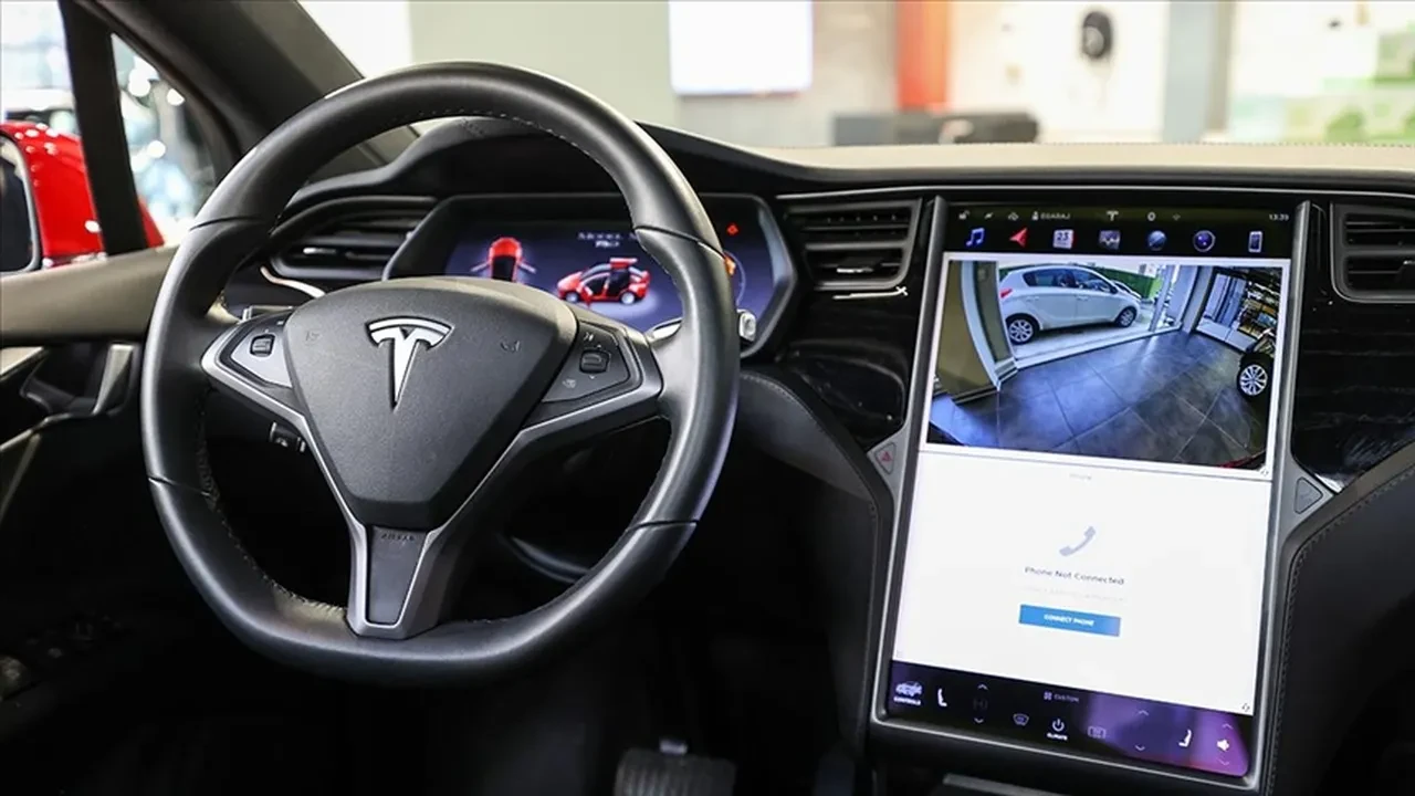 Yeni Tesla model Y Türkiye fiyatı ne kadar? 6 dakikada tükendi