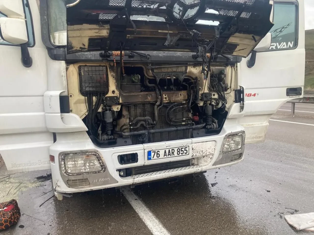 Erzurum’da pamuk yüklü tırda facia böyle önlendi!