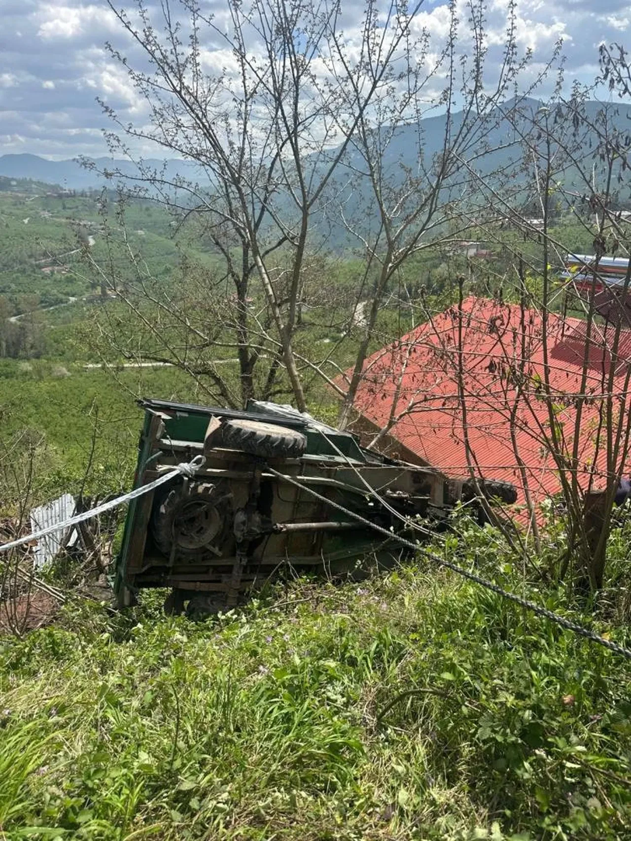 Eşinin ölüm haberini alınca kalp krizi geçirdi! Yan yana gömüldüler